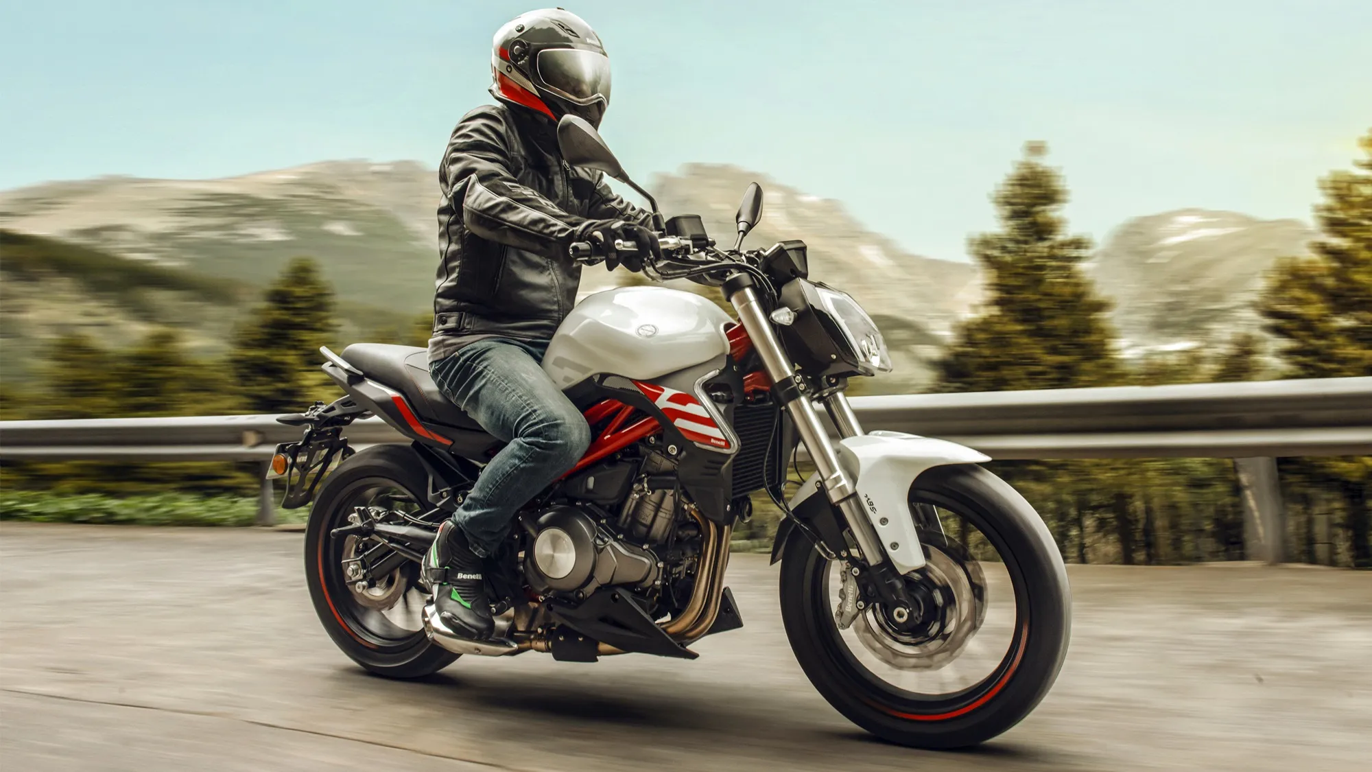 Benelli 302s Price in Nepal | Features, Specifications, Colors