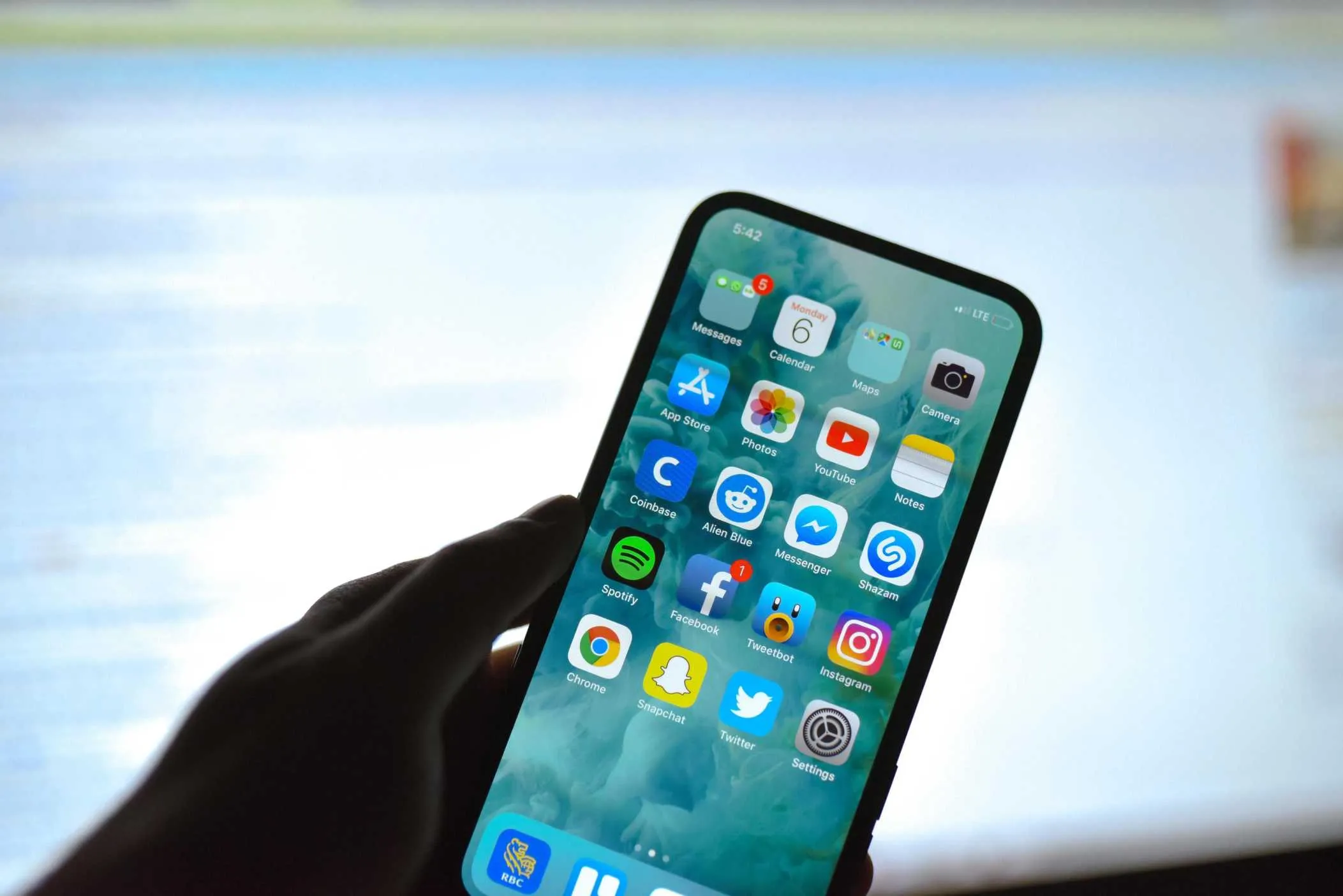 Apple’s 2023 iPhones to come with Under Display Face ID