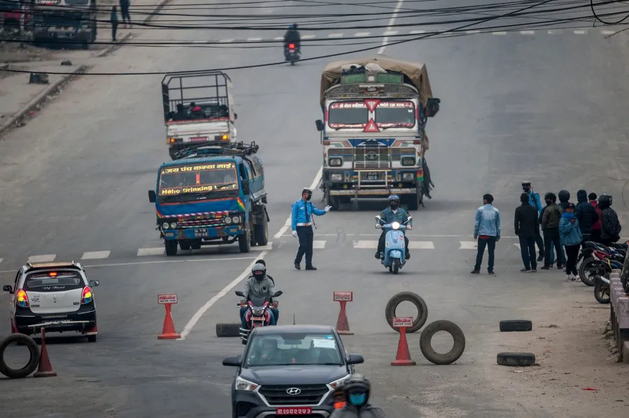 What penalty will be imposed against the vehicles violating the lockdown in Kathmandu valley?