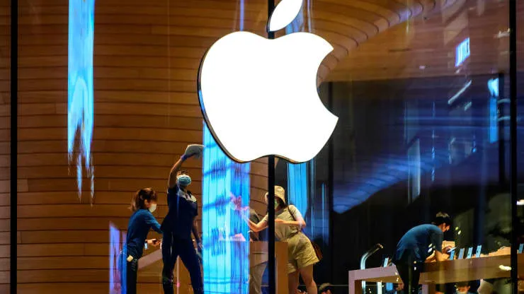 Apple reports record $123.9 billion revenue in Q1 2022