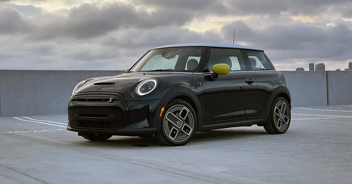 Mini Cooper SE electric car launched in India at INR 47.20 lakhs!