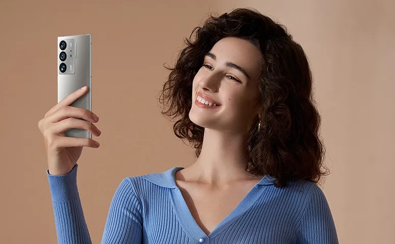 ZTE Axon 40 Ultra with Snapdragon 8 Gen 1 SoC and under-display selfie camera