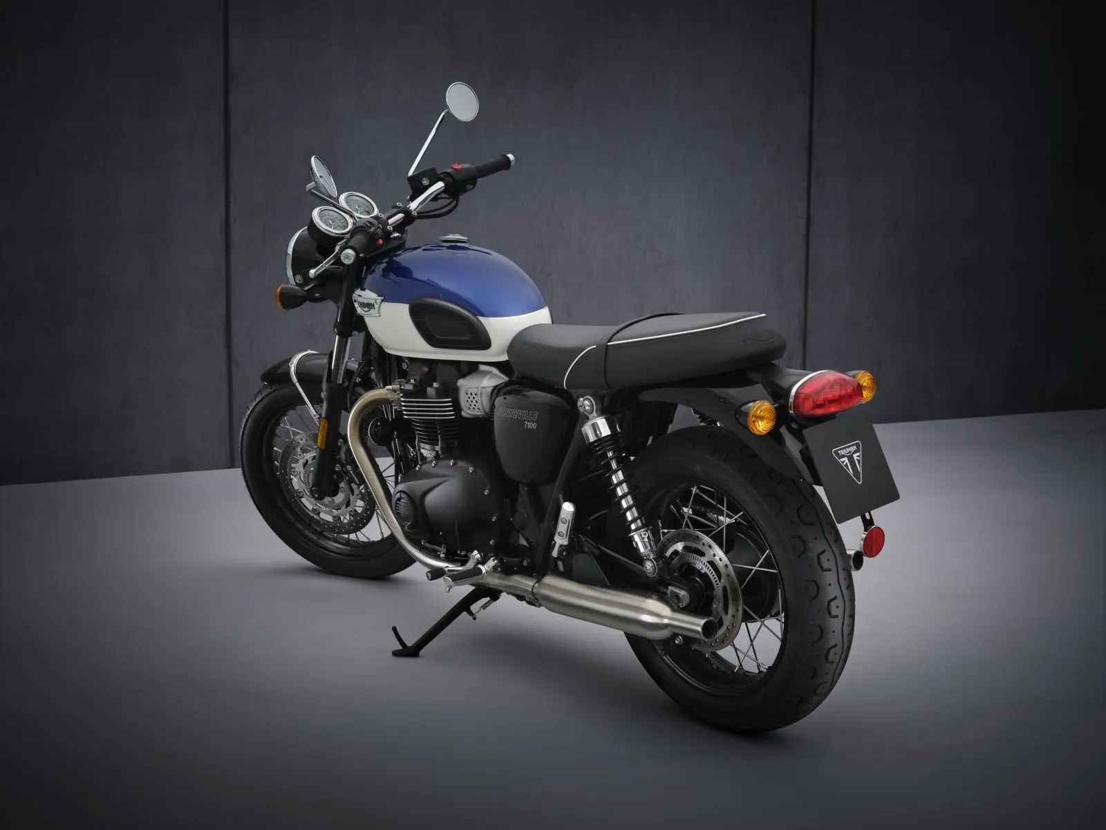 Triumph Bonneville T100 : Features, Specs, and Price
