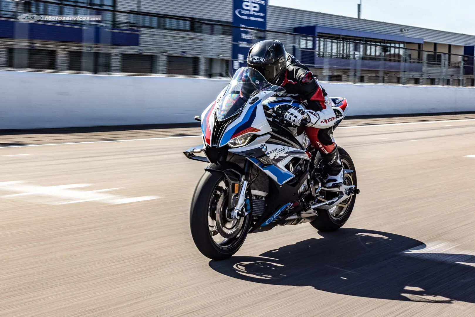 Why is the BMW M1000RR Considered the Ultimate Superbike? Know the ...